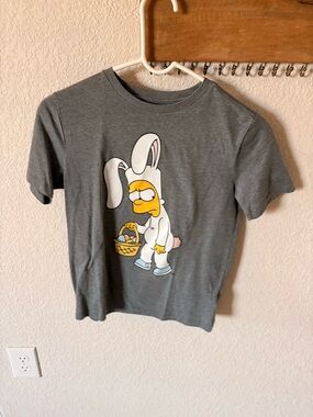 Old Navy Gray Kids Tee with Yellow Character in White Bunny Costume